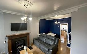 Beautiful 2 Bed House Near City Centre - 5G Wifi